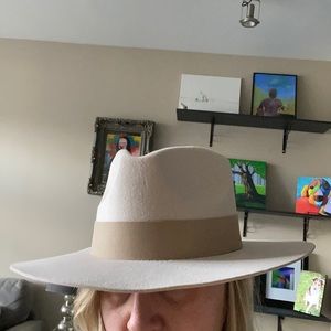 NWOT Teressa Foglia x Curateur Felt Hat